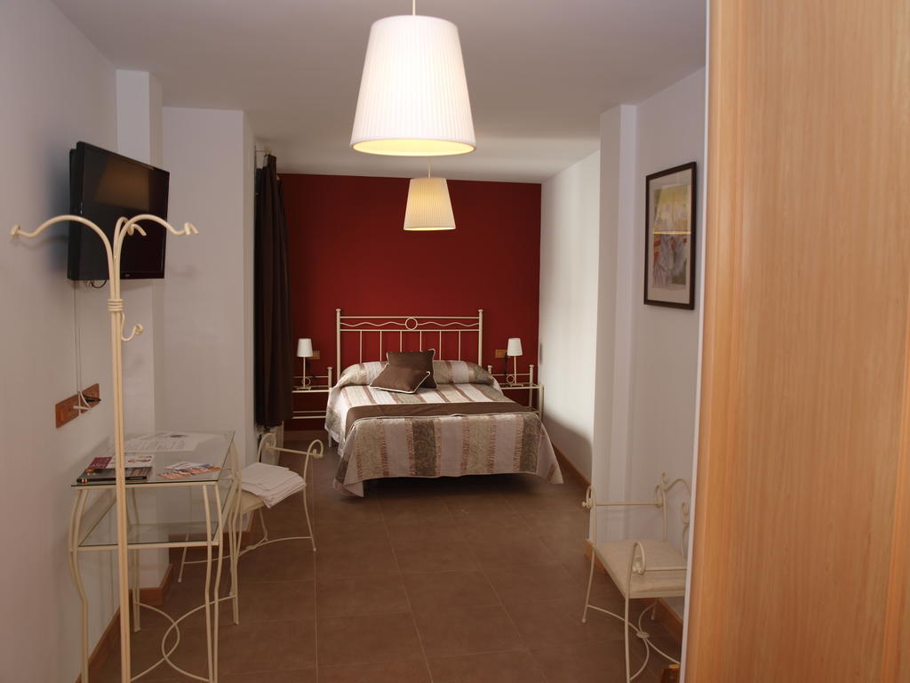 Hostal La Ribera Del Jucar Куенка Екстер'єр фото