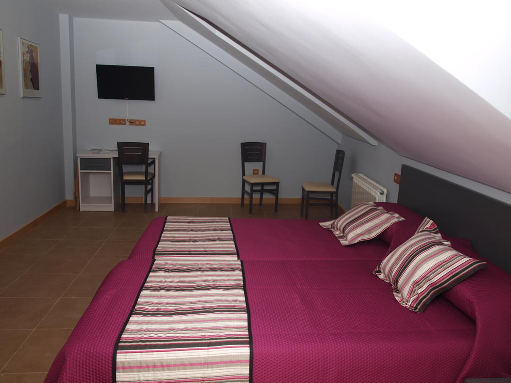 Hostal La Ribera Del Jucar Куенка Номер фото