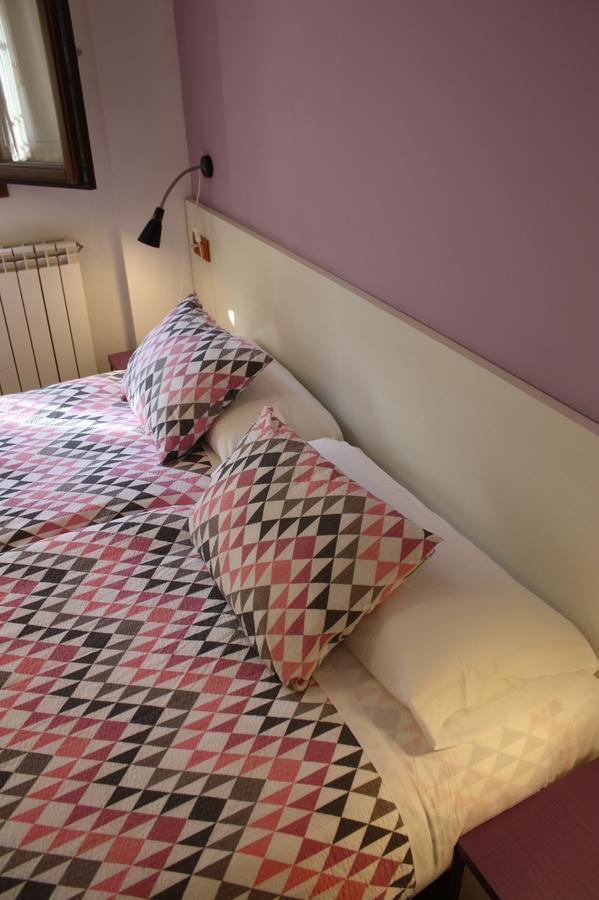 Hostal La Ribera Del Jucar Куенка Екстер'єр фото